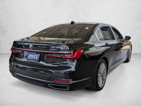 Used 2022 BMW 740i w/ Premium Package RWD image 5