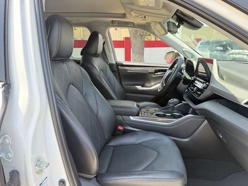 Used 2021 Toyota Highlander Platinum AWD/4WD image 33