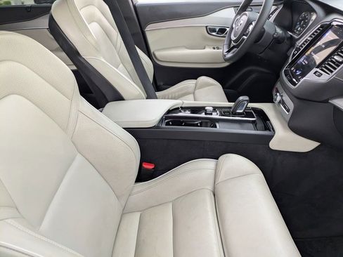 Used 2022 Volvo XC90 T8 R-Design w/ Advanced Package AWD/4WD image 13