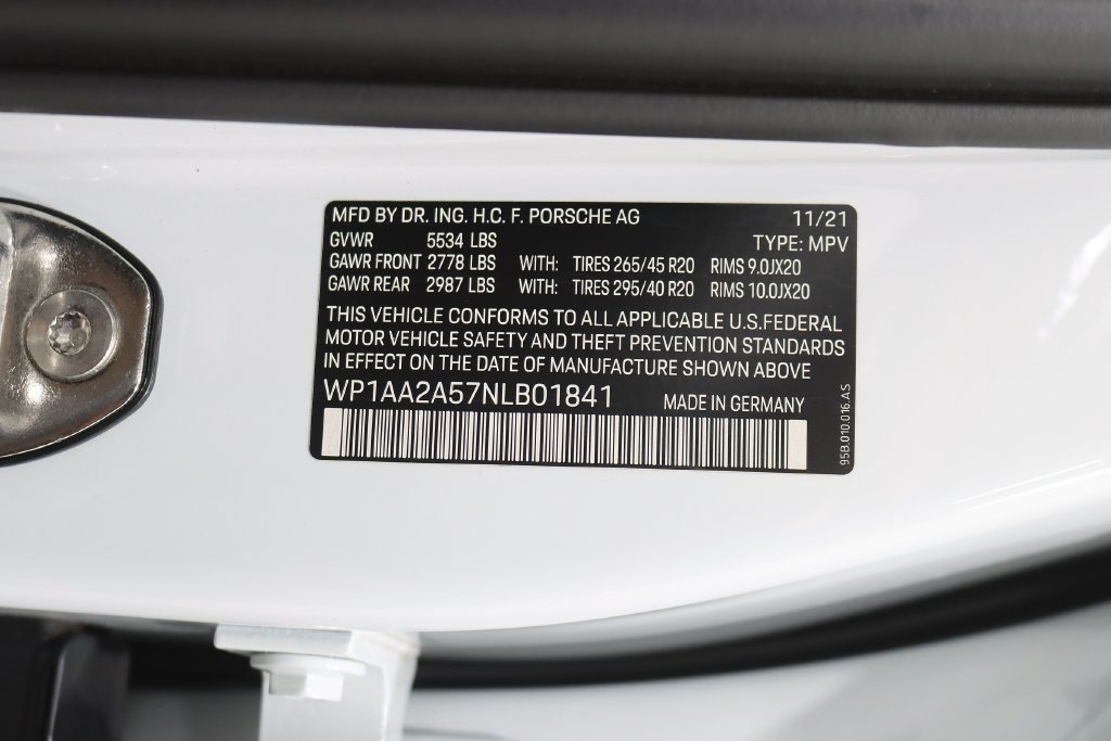 Used 2022 Porsche Macan AWD/4WD image 36