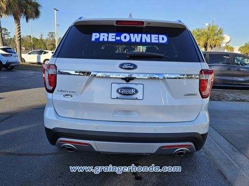 Used 2017 Ford Explorer Limited w/ Class II Trailer Tow Package image 4