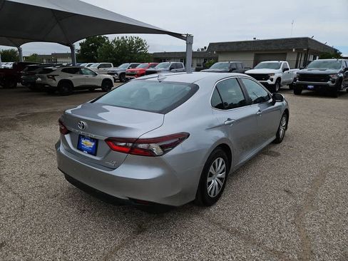 Used 2022 Toyota Camry LE FWD image 8