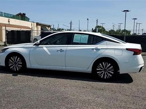 Used 2023 Nissan Altima 2.5 SV image 6