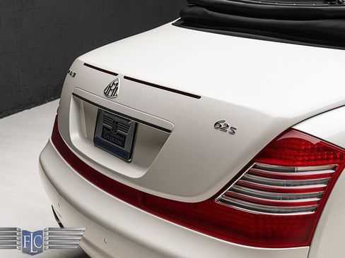 Used 2009 Maybach 62 S RWD image 5