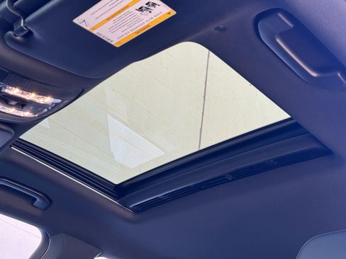 Used 2021 Mercedes-Benz GLE 350 4MATIC w/ Premium Package image 11