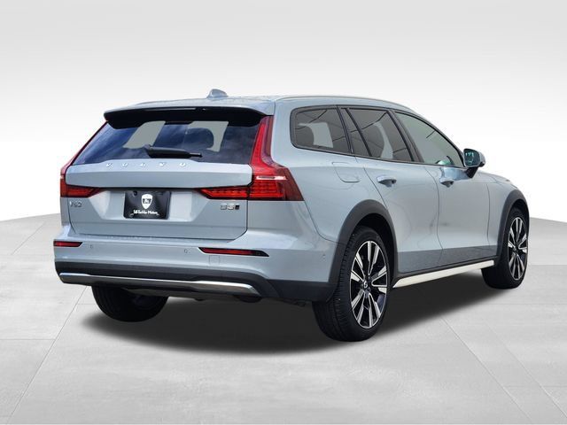 Certified 2025 Volvo V60 B5 Cross Country Ultra AWD/4WD image 8