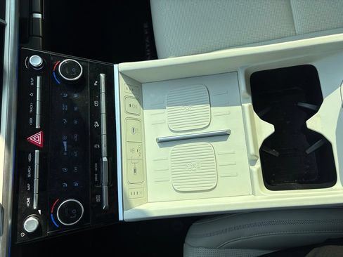 Certified 2025 Hyundai Santa Fe Calligraphy w/ Tow & Go Package FWD image 13