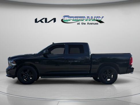Used 2020 RAM 1500 Express w/ Express Value Package RWD image 3