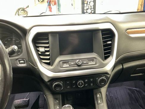 Used 2018 GMC Acadia SLE FWD image 18