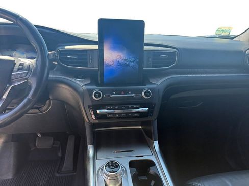 Used 2020 Ford Explorer Platinum w/ Premium Technology Package image 10