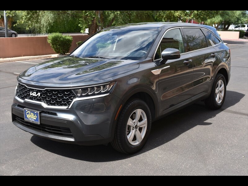 Used 2022 Kia Sorento LX AWD/4WD image 3