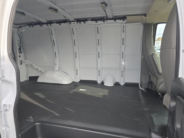 New 2026 Chevrolet Express 2500 w/ Driver Convenience Package RWD image 12