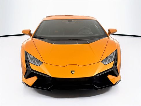 Used 2023 Lamborghini Huracan Tecnica image 2