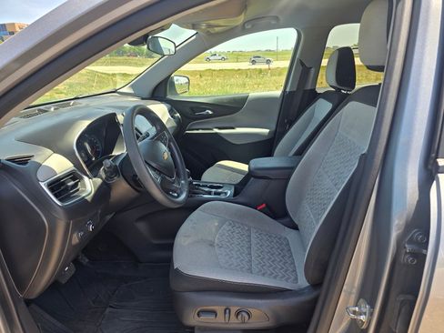 Used 2020 Chevrolet Equinox LS w/ LS Convenience Package FWD image 12