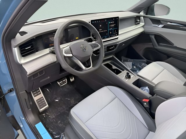 New 2026 Volkswagen Tiguan SE R-Line FWD image 6