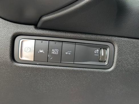 Used 2024 Chevrolet Equinox EV RS FWD image 18