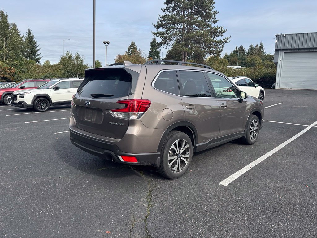 Used 2023 Subaru Forester Limited AWD/4WD image 3