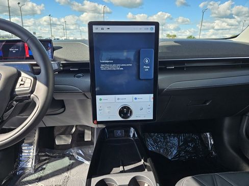 Used 2024 Ford Mustang Mach-E Select image 18