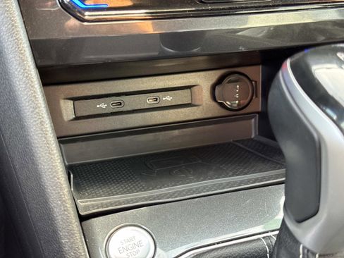 Certified 2023 Volkswagen Tiguan SE image 24