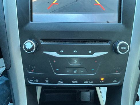 Used 2013 Ford Fusion SE FWD image 26