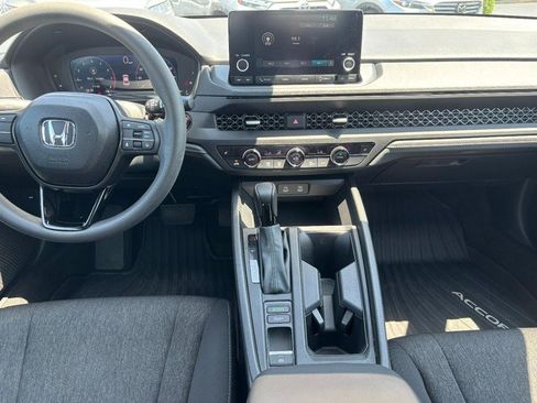 Used 2025 Honda Accord SE image 11