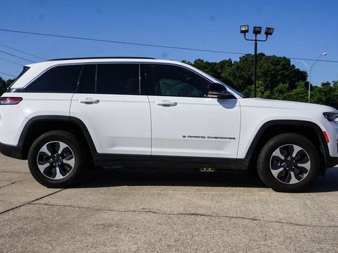 Used 2024 Jeep Grand Cherokee Limited 4xe AWD/4WD image 3
