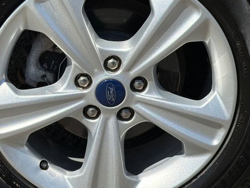Used 2015 Ford Escape SE AWD/4WD image 6