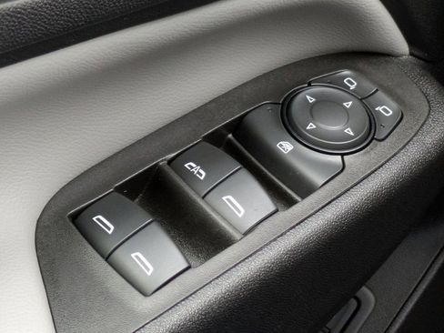 Used 2020 Chevrolet Equinox Premier image 26