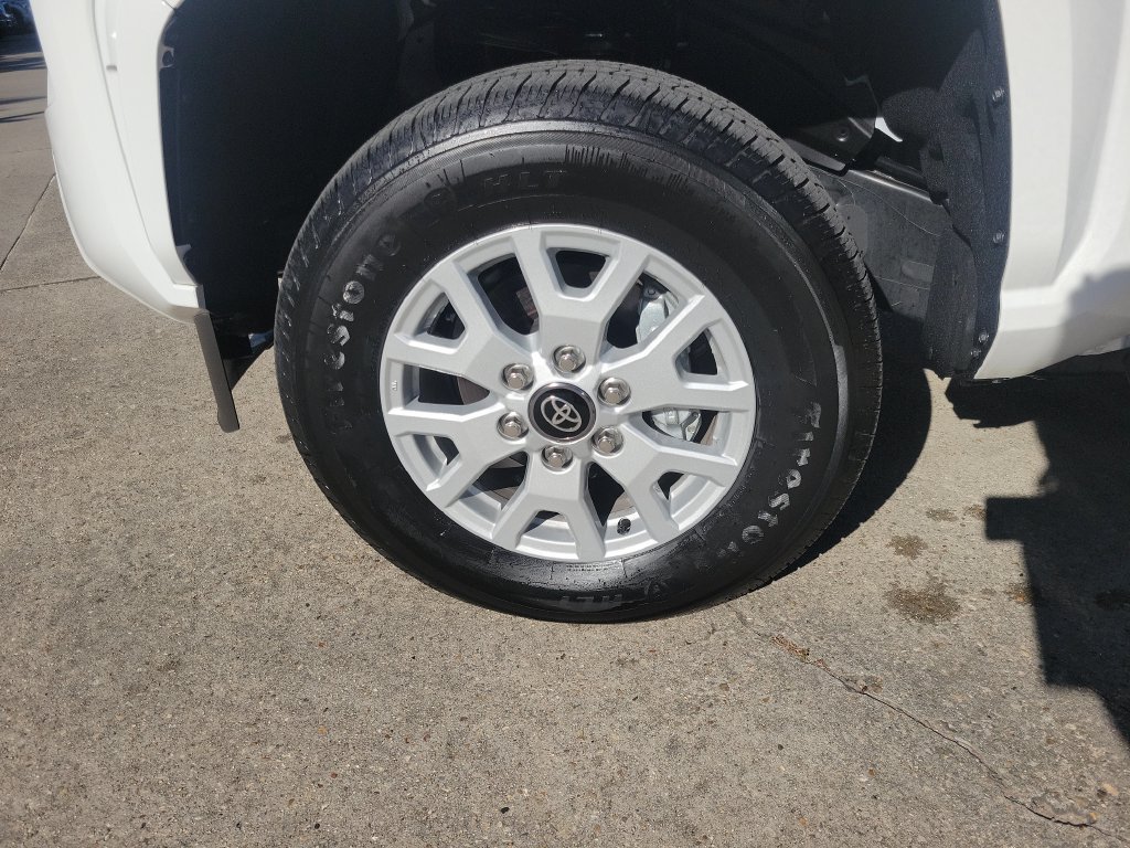 Certified 2026 Toyota Tacoma SR5 AWD/4WD image 19