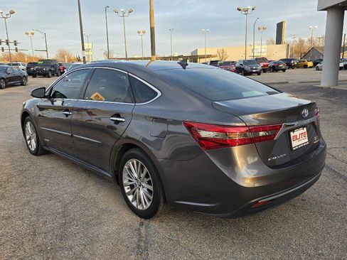 Used 2018 Toyota Avalon Limited image 7