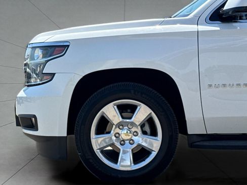 Used 2016 Chevrolet Suburban LT w/ Luxury Package RWD image 25