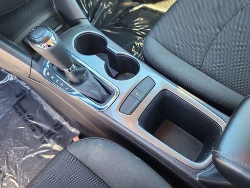 Used 2017 Chevrolet Cruze LT image 25