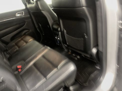 Used 2018 Jeep Grand Cherokee Limited image 22