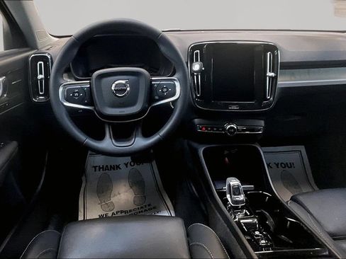Used 2024 Volvo XC40 B5 Ultimate w/ Protection Package Premier AWD/4WD image 9
