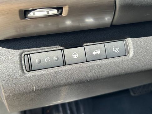 Used 2024 Nissan Pathfinder Platinum FWD image 27