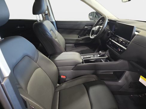 New 2026 Nissan Pathfinder SL image 10