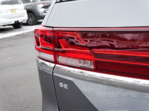 Certified 2025 Volkswagen Atlas SE w/ Panoramic Sunroof Package image 17