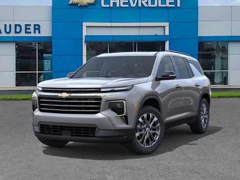 New 2026 Chevrolet Traverse LT w/ Sun and Wheel Package AWD/4WD image 6
