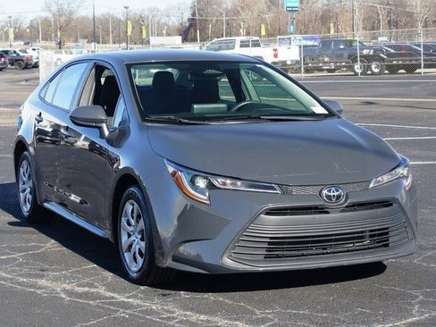 Used 2024 Toyota Corolla LE image 21