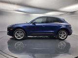 Certified 2022 Porsche Macan image 2