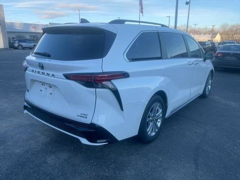 Certified 2023 Toyota Sienna XSE image 5