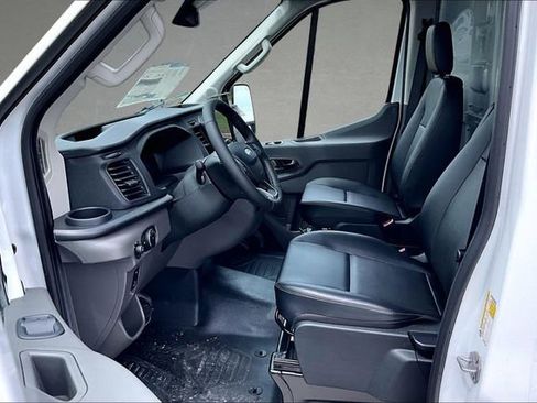 New 2026 Ford Transit 250 148 Medium Roof RWD image 7