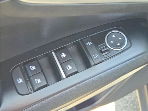Used 2025 Kia Soul LX w/ LX Technology Package FWD image 23