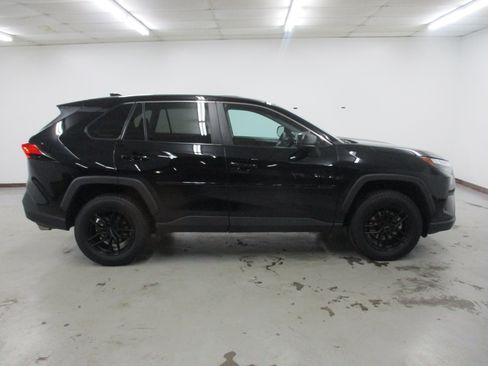 Used 2023 Toyota RAV4 LE AWD/4WD image 12