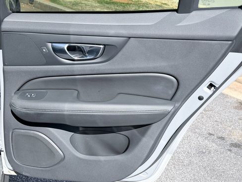 Used 2025 Volvo V60 B5 Cross Country Plus image 31