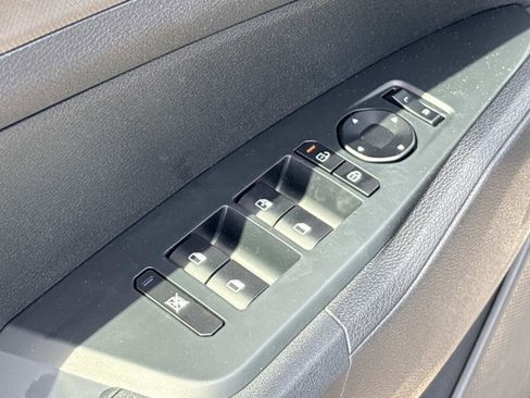 New 2026 Kia Sportage LX w/ LX Convenience Package FWD image 17