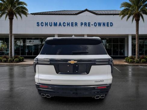 Used 2025 Chevrolet Traverse High Country FWD image 6
