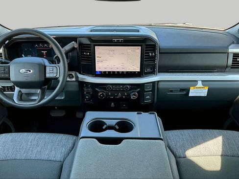 New 2026 Ford F250 XLT w/ XLT Premium Package AWD/4WD image 5