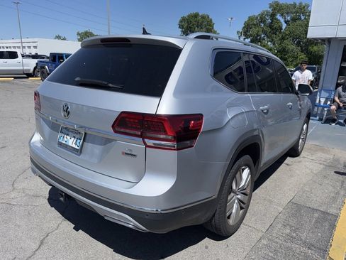 Used 2019 Volkswagen Atlas SEL Premium AWD/4WD image 2