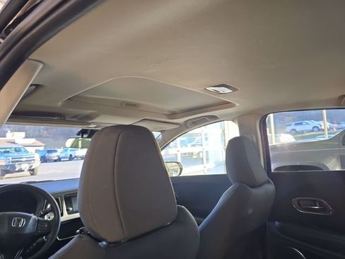 Used 2019 Honda HR-V EX image 13